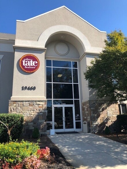 More Photos Of 19460 Old Jetton Rd, Cornelius Office For Lease