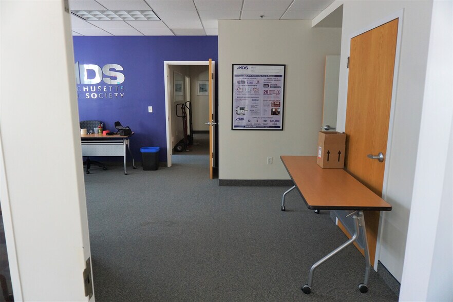 More Photos Of 2 Willow St, Southborough Office For Lease