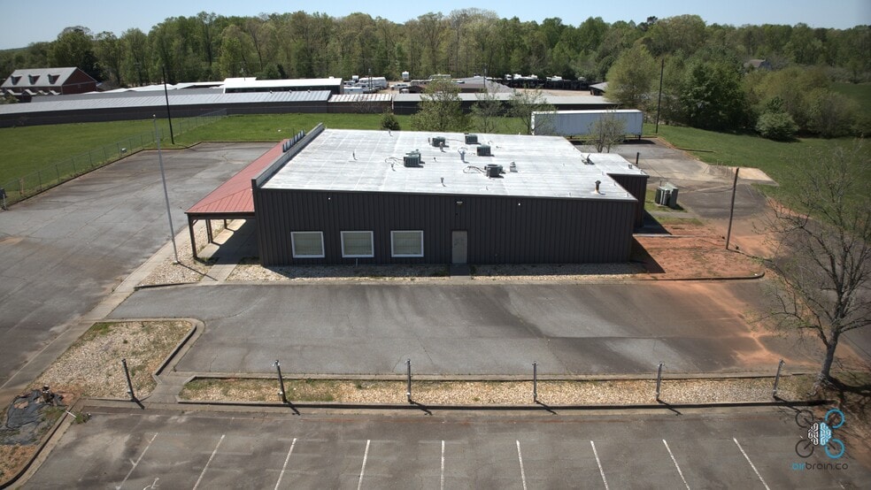 More Photos Of 3455 Keith Bridge Rd, Cumming Freestanding For Sale