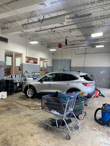 More Photos Of 5600 New Wilke Rd, Rolling Meadows Carwash For Sale