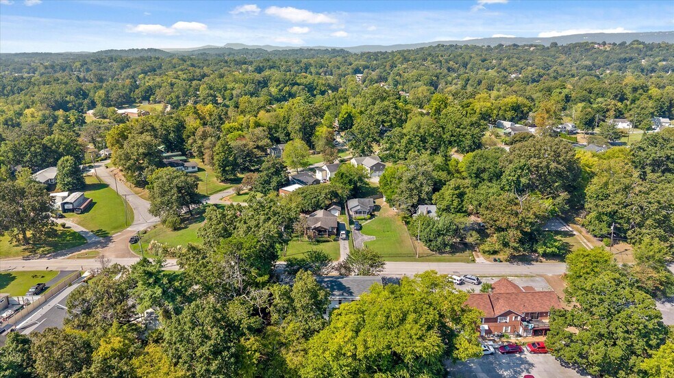 More Photos Of 1026 Greenslake Rd, East Ridge Apartments For Sale