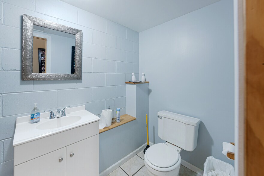 More Photos Of 4801 N Welcome Ave, Minneapolis Freestanding For Sale