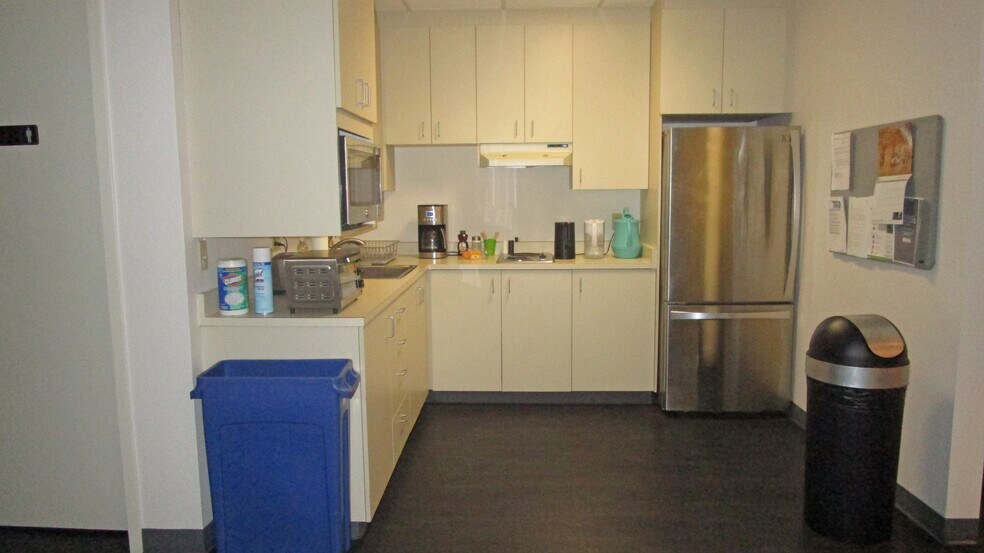 More Photos Of 533 5th St, Santa Rosa Office For Sale