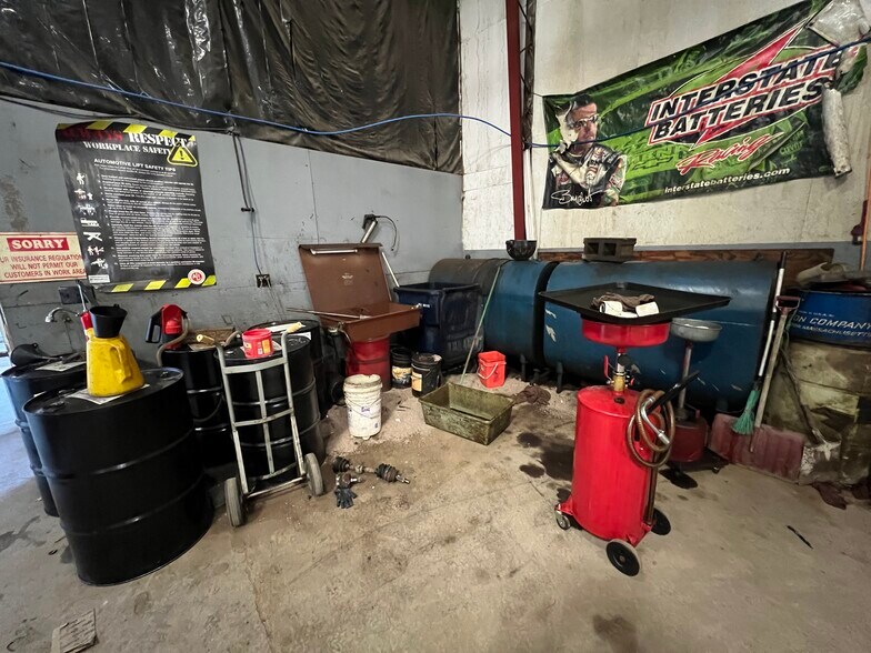 More Photos Of 410 E Chatham St, Metamora Industrial For Sale