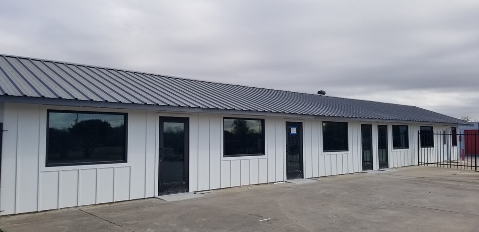 Primary Photo Of 1545 S State Highway 46, New Braunfels Self Storage For Lease