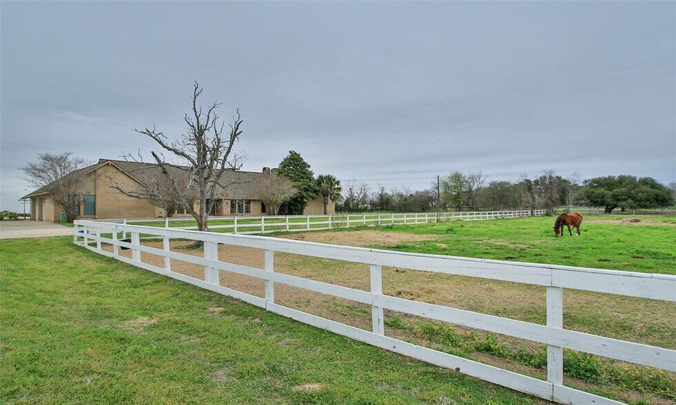 More Photos Of 14803 Grant Rd, Cypress Lodge Meeting Hall For Lease