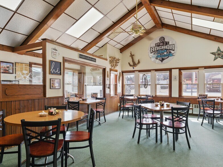 More Photos Of 301 Ellis St, Kewaunee Restaurant For Sale