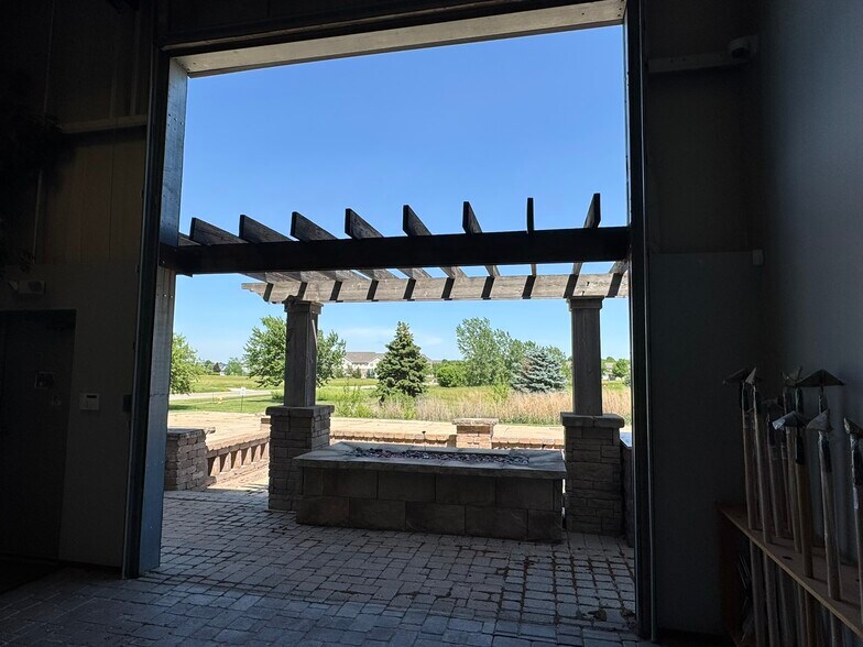 More Photos Of 16180 Laurel St, Waukee Flex For Lease