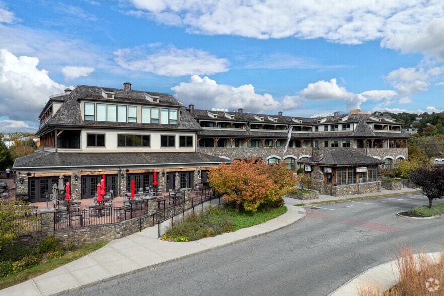 More Photos Of 127 W Main St, Tarrytown General Retail For Sale