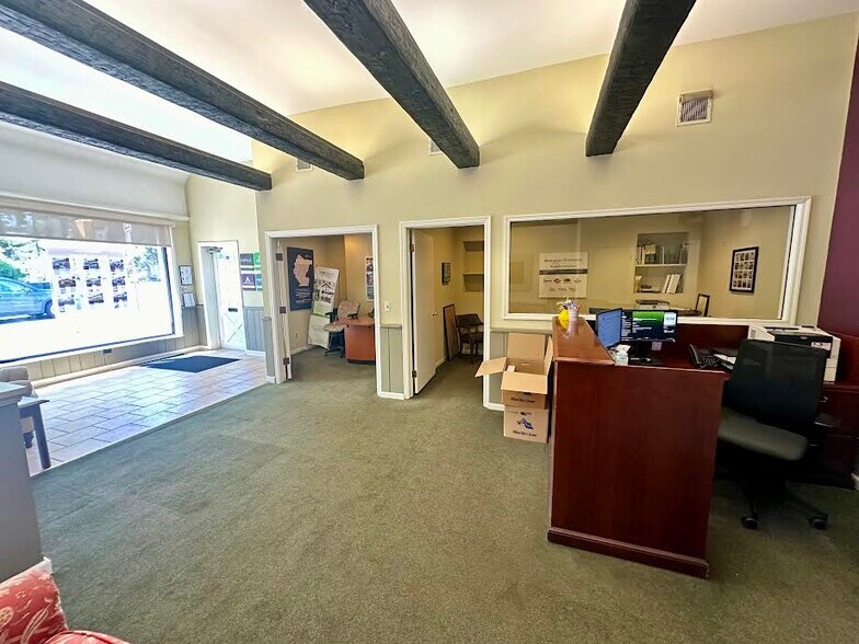 More Photos Of 538 Bloomfield Ave, Verona Storefront Retail Office For Lease