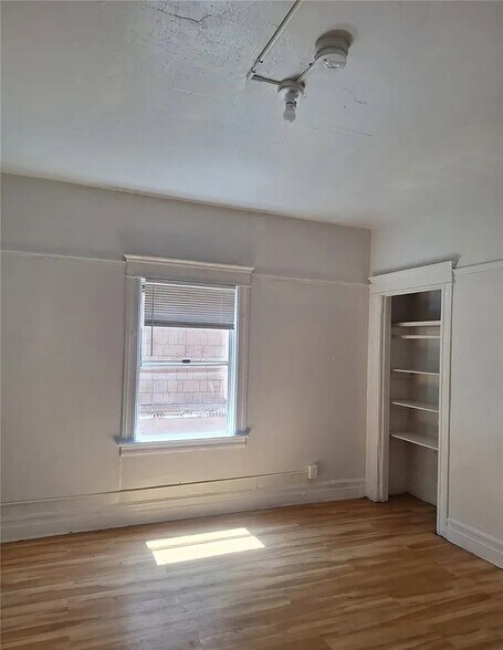 More Photos Of 1943 Estrella Ave, Los Angeles Multifamily For Sale