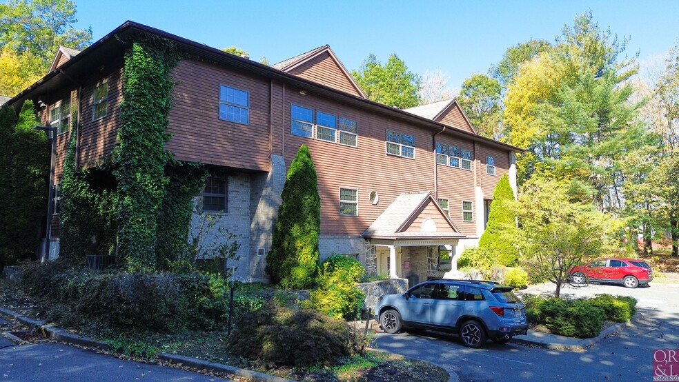 More Photos Of 687 Straits Tpke, Middlebury Medical For Lease