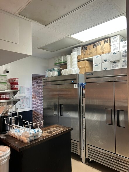 More Photos Of 3045 Monsarrat Ave, Honolulu Freestanding For Lease