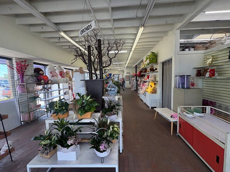 More Photos Of 2709 Artesia Blvd, Redondo Beach Storefront For Lease
