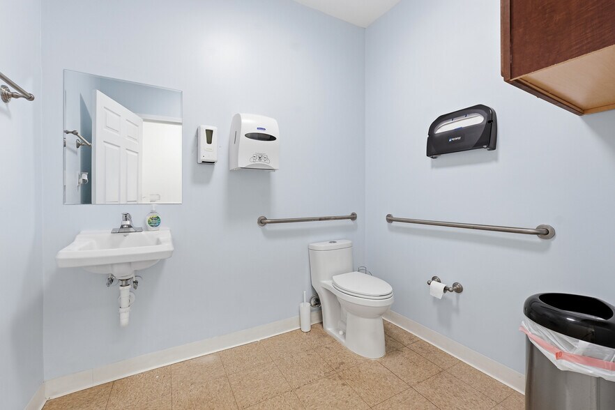 More Photos Of 415-421 W Pike St, Lawrenceville Office For Sale