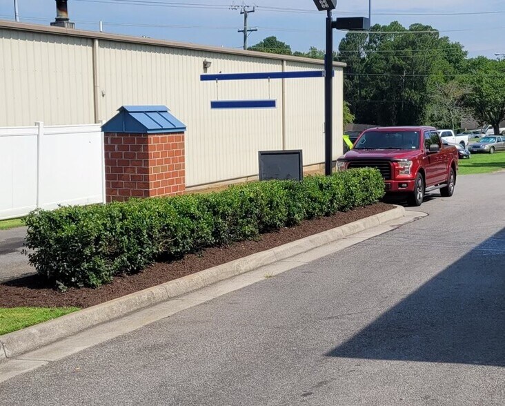 More Photos Of 910 W Washington St, Suffolk Freestanding For Sale