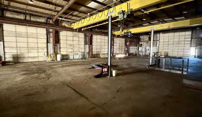 More Photos Of 2103 E SH 31, Kilgore Warehouse For Sale