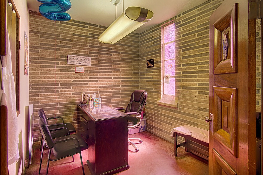 More Photos Of 2665 Clarendon Ave, Huntington Park Religious Facility For Lease