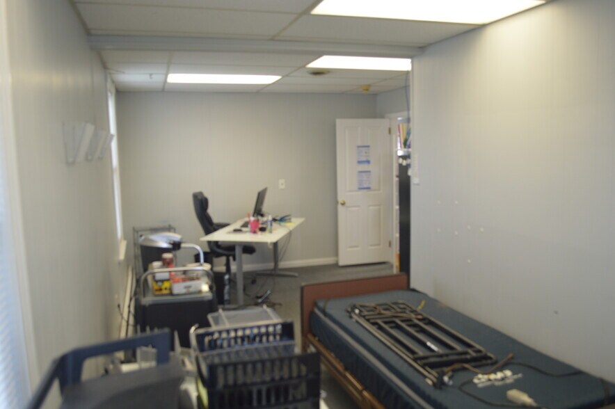 More Photos Of 6-14 Elm St, Oakland Storefront Retail Office For Lease