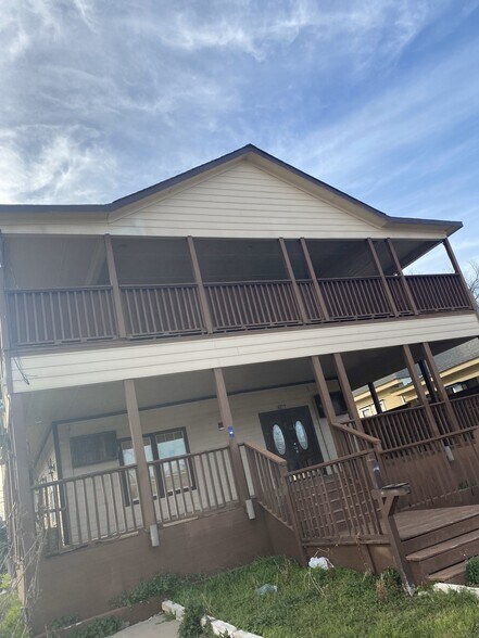 More Photos Of 607 N Willomet Ave, Dallas General Retail For Sale