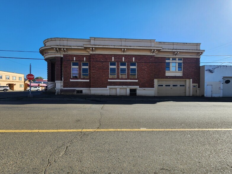 More Photos Of 99 E 2nd St, Coquille Specialty For Sale