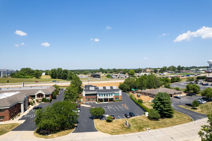 More Photos Of 2085 Bluestone Dr, Saint Charles Medical For Sale