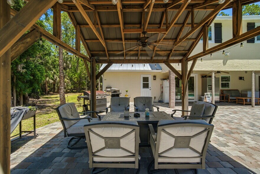 More Photos Of 4120 3rd Ave NW, Naples Apartments For Sale