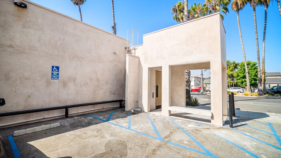 More Photos Of 5716 E 2nd St, Long Beach Restaurant For Sale