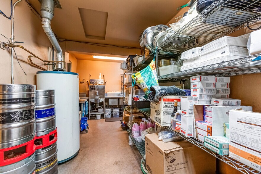 More Photos Of 263 N Main St, Donnelly Restaurant For Sale