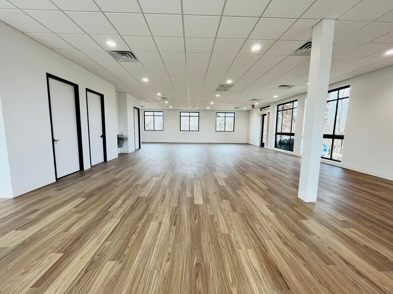 More Photos Of 124 River Oaks Dr, Southlake Medical For Lease