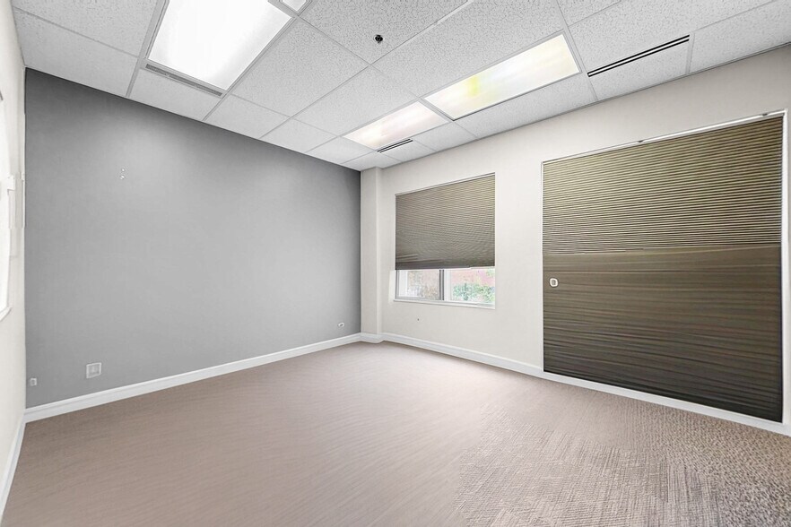 More Photos Of 521 E Locust St, Des Moines Storefront Retail Office For Lease