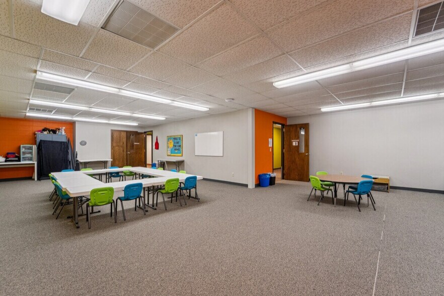 More Photos Of 2720 Kesting Ct, Appleton Religious Facility For Sale