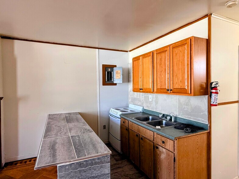 More Photos Of 6 Church St, Nassau Apartments For Sale