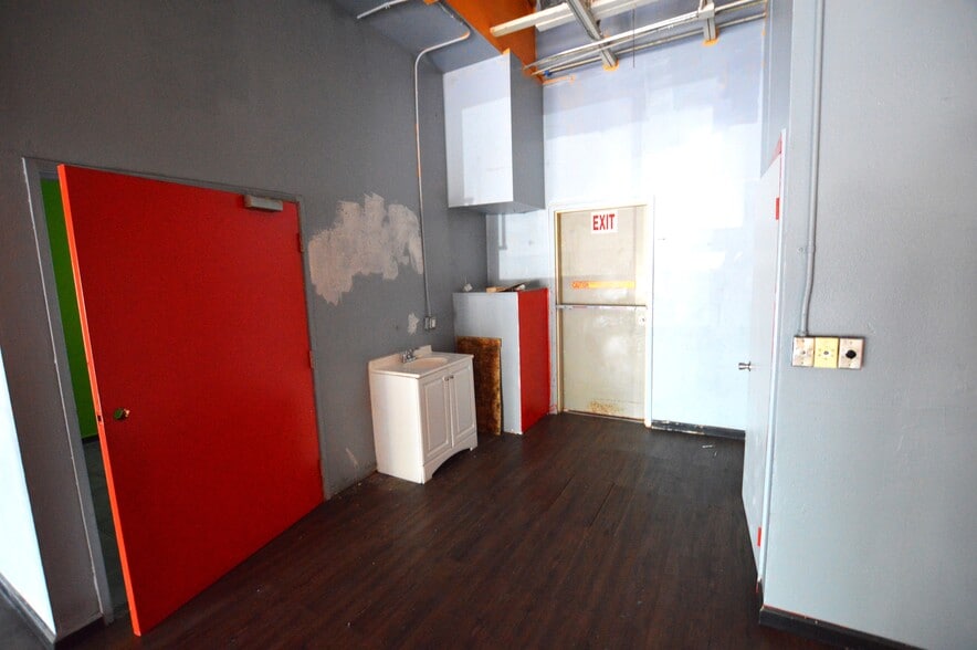 More Photos Of 630-678 W Base Line Rd, Rialto Unknown For Lease