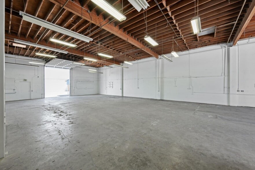 More Photos Of 2475 Bluebell Dr, Santa Rosa Industrial For Lease