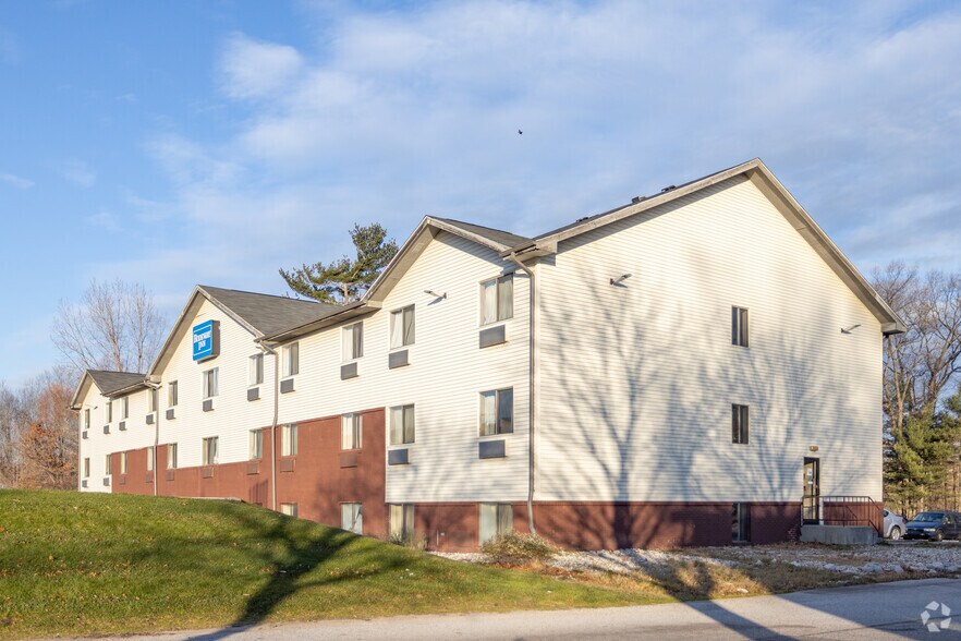 More Photos Of 3080 Colby Rd, Whitehall Hotel For Sale