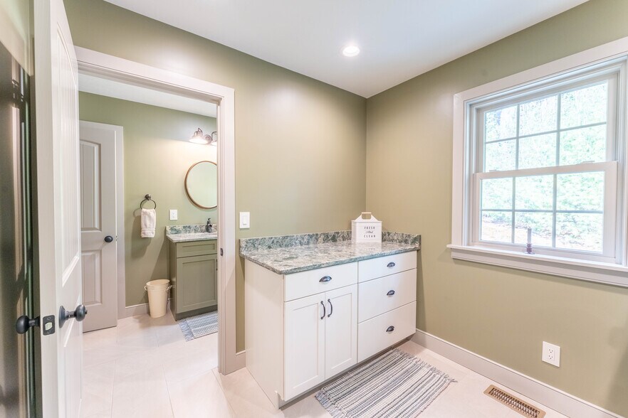 More Photos Of 110 Wauregan Rd, Canterbury Flex For Sale