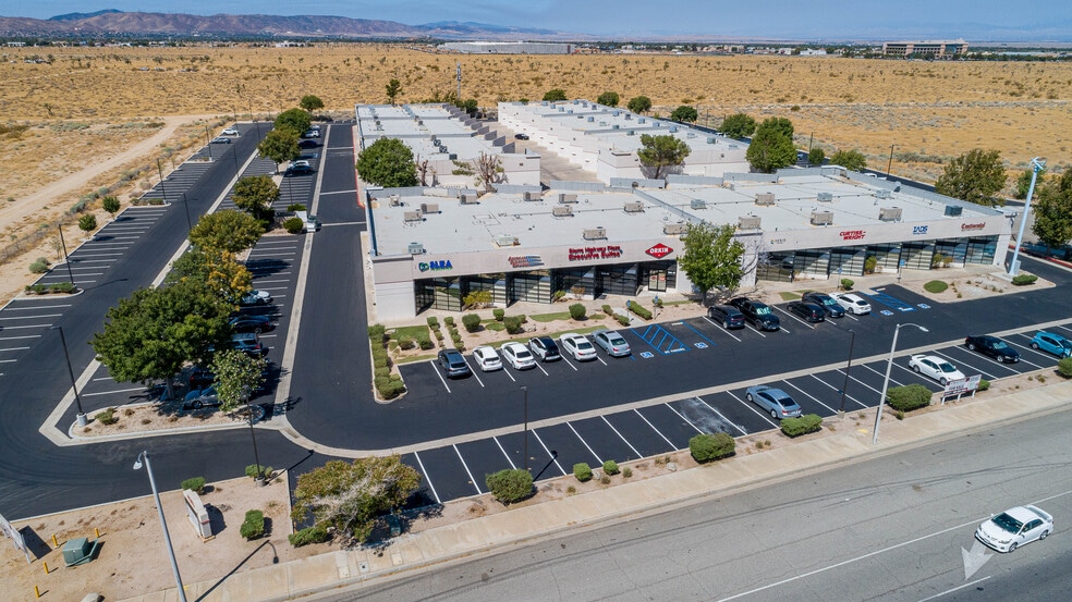 More Photos Of 190 Sierra Ct, Palmdale Unknown For Lease