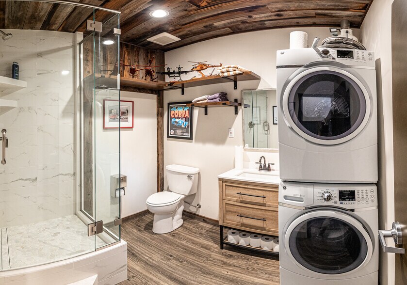 More Photos Of 1654 Aviation Dr, Hailey Showroom For Sale