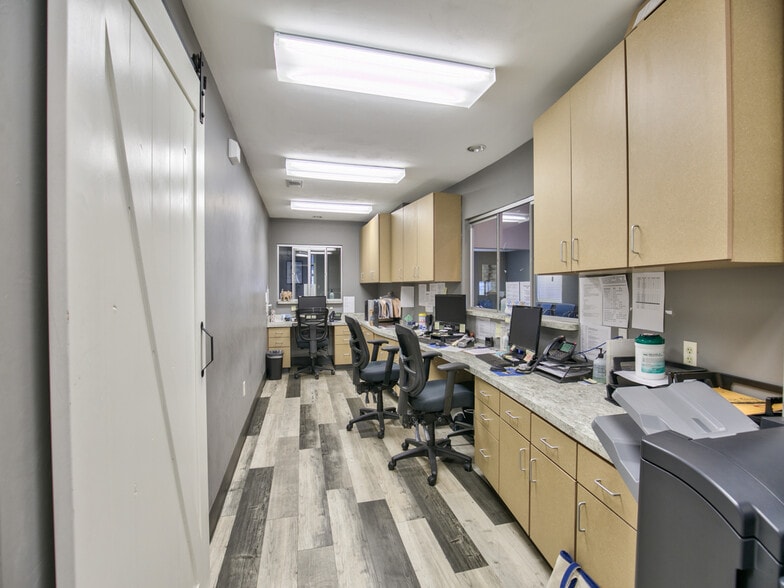 More Photos Of 1981 Capital Cir NE, Tallahassee Medical For Lease