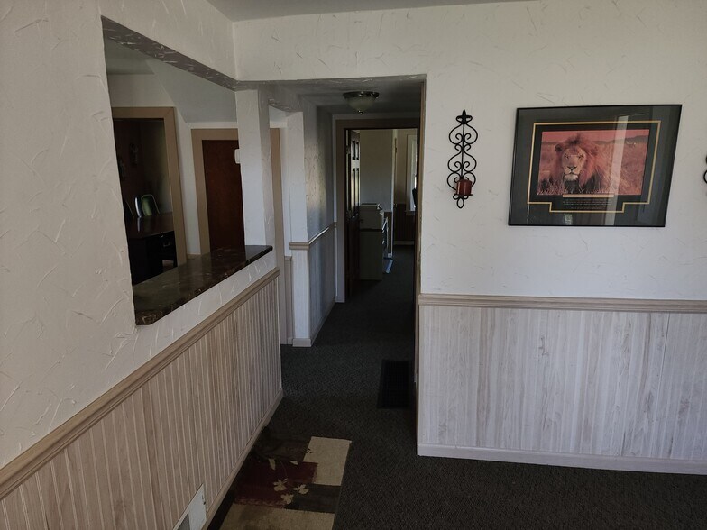 More Photos Of 536 W State St, Hastings Office Residential For Lease