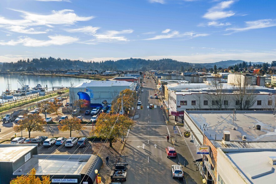 More Photos Of 171 S Broadway, Coos Bay General Retail For Sale