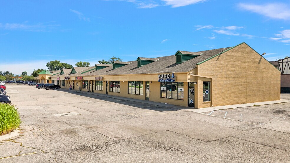 More Photos Of 34306-34344 Harper Ave, Clinton Township Storefront For Lease