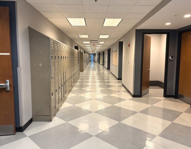 More Photos Of 470 Destination Daytona Ln, Ormond Beach Office For Sale