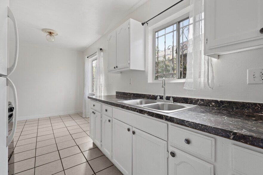 More Photos Of 1406 Exposition Blvd, Los Angeles Apartments For Sale