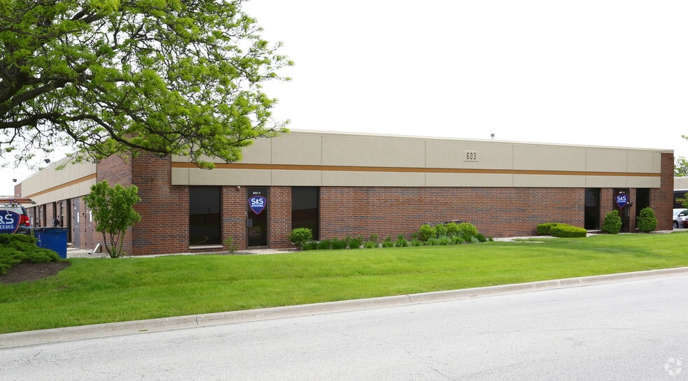 More Photos Of 603 Country Club Dr, Bensenville Warehouse For Lease