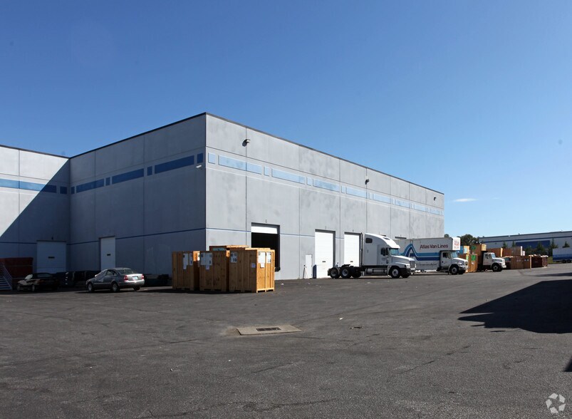 More Photos Of 400 Commerce Dr, Upper Marlboro Warehouse For Lease
