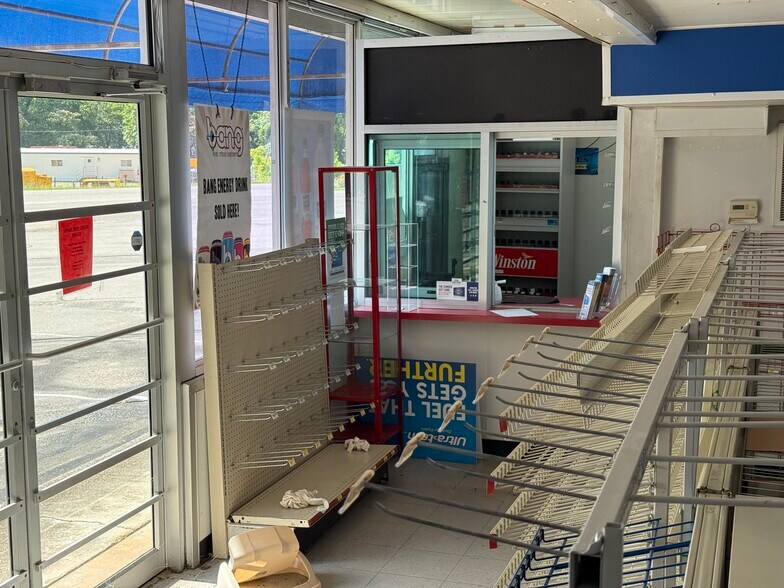 More Photos Of 2709 Crestwood Blvd, Birmingham General Retail For Sale