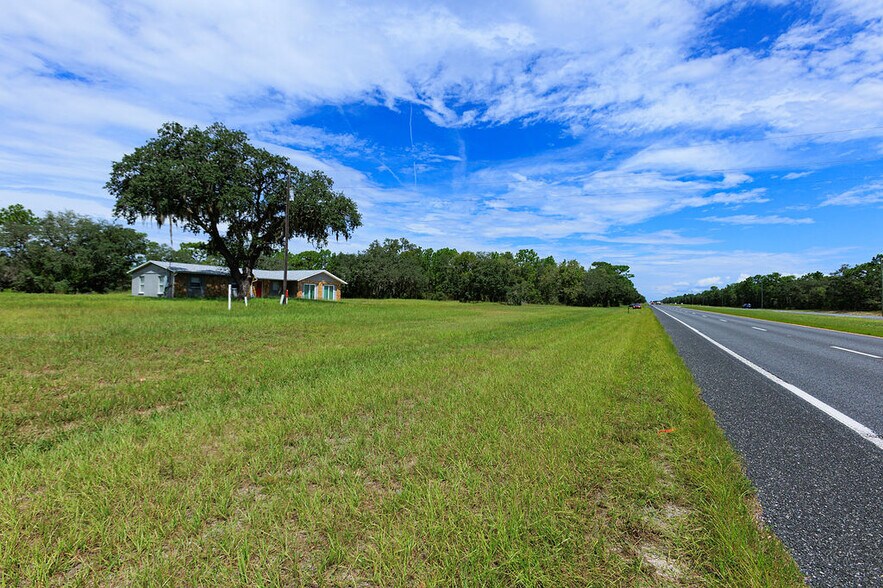 More Photos Of 15451 Commercial Way, Brooksville Office For Sale