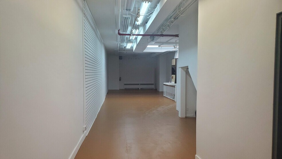 More Photos Of 16 W 37th St, New York Office For Lease